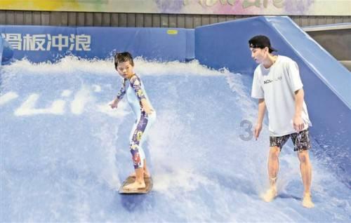 奇波雷墨西哥烧烤涨3.23% 股价突破2400美元大关